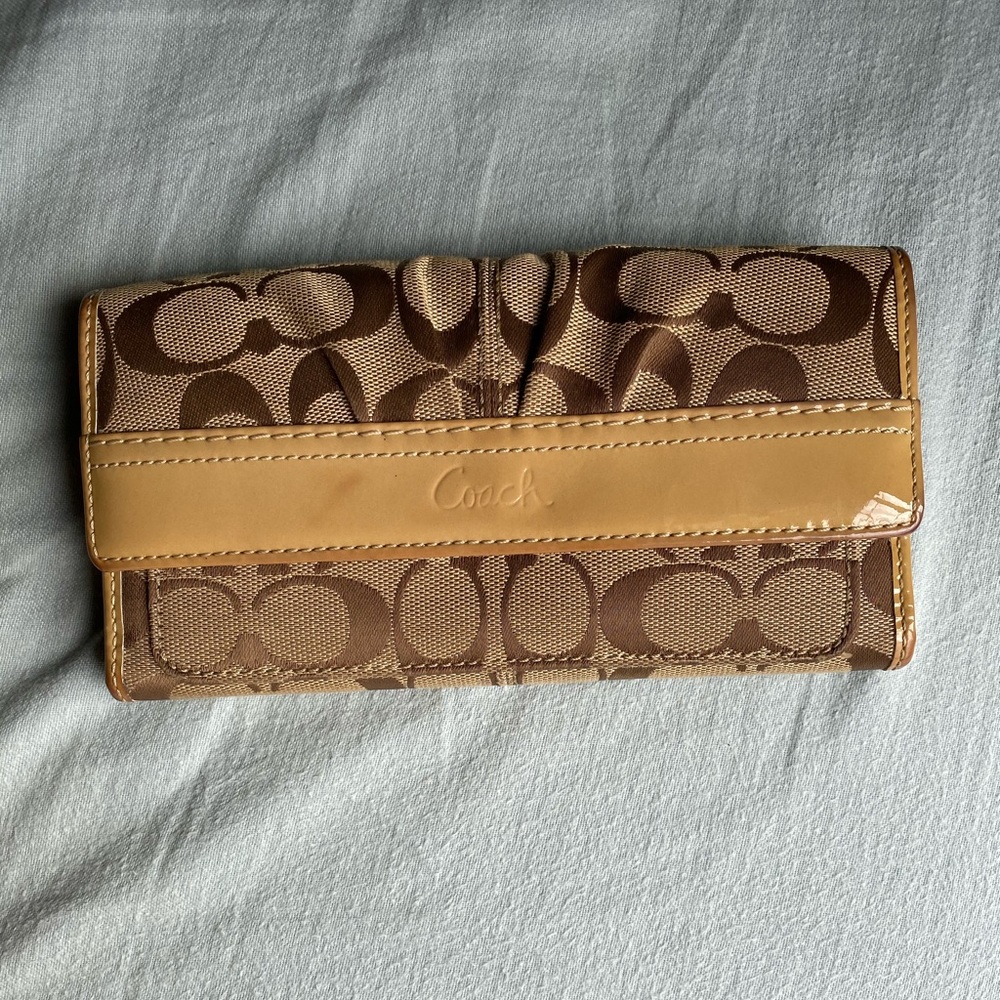 Coach Wallet  Monogram tan/beige Button Snap Close